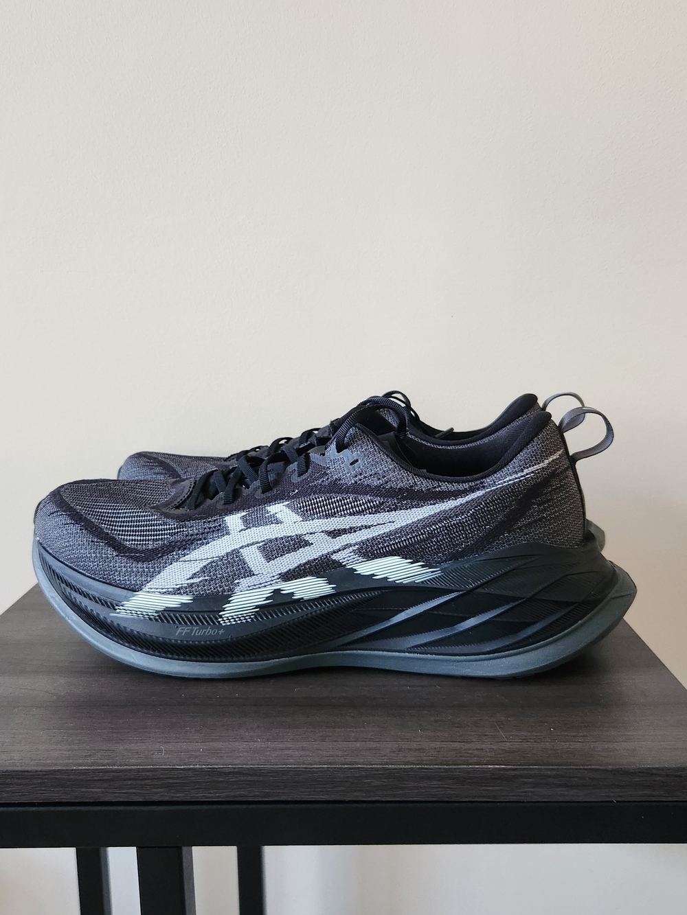 NWOT Mens Asics Superblast 2 Running Shoes Size 12.5